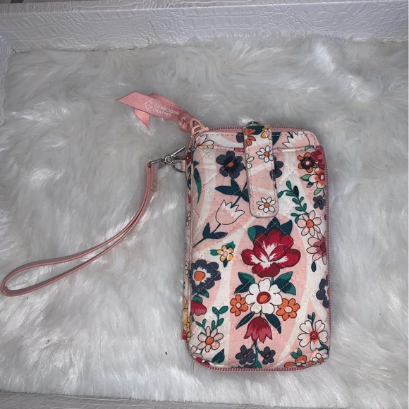 Vera Bradley Handbags - Vera Bradley- Phone Case & Wallet Wristlet $9
